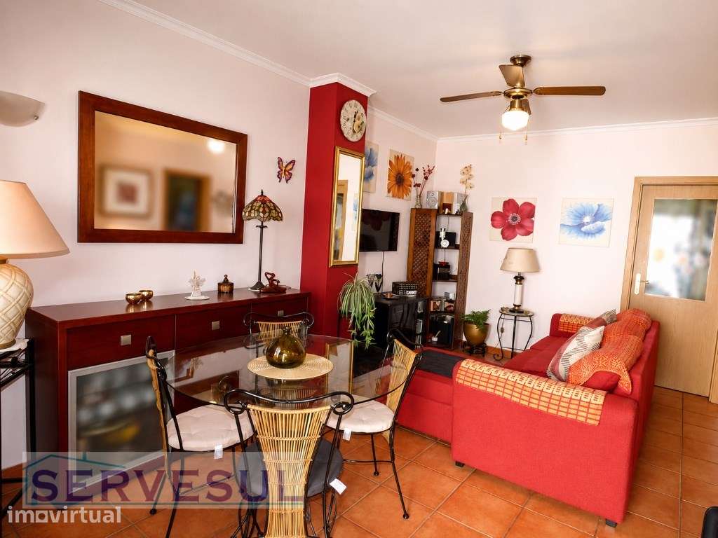 Apartamento T1+1 com garagem e espaçoso terraço, localizada a 1 km ... - Grande imagem: 3/15