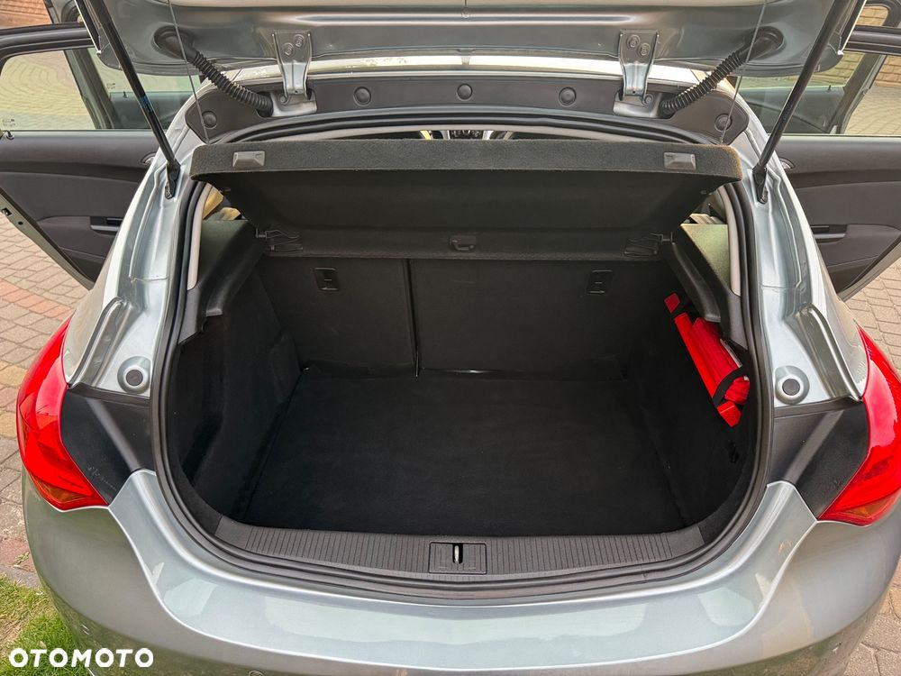 Opel Astra 1.6 Enjoy EU6 - 17