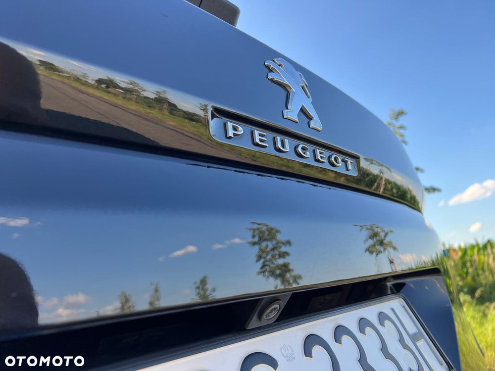 Peugeot 3008 1.6 PureTech Hybrid PHEV Allure Pack S&S EAT8 - 24