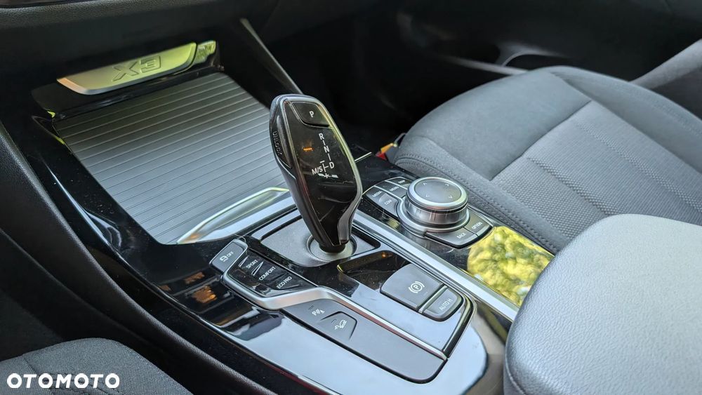 BMW X3 xDrive20i GPF Advantage - 15