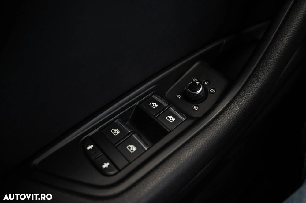 Audi A4 2.0 TDI DPF multitronic S line Sportpaket - 27