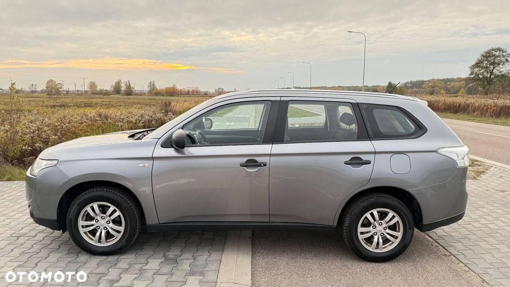 Mitsubishi Outlander 2.0 Intense 2WD - 32