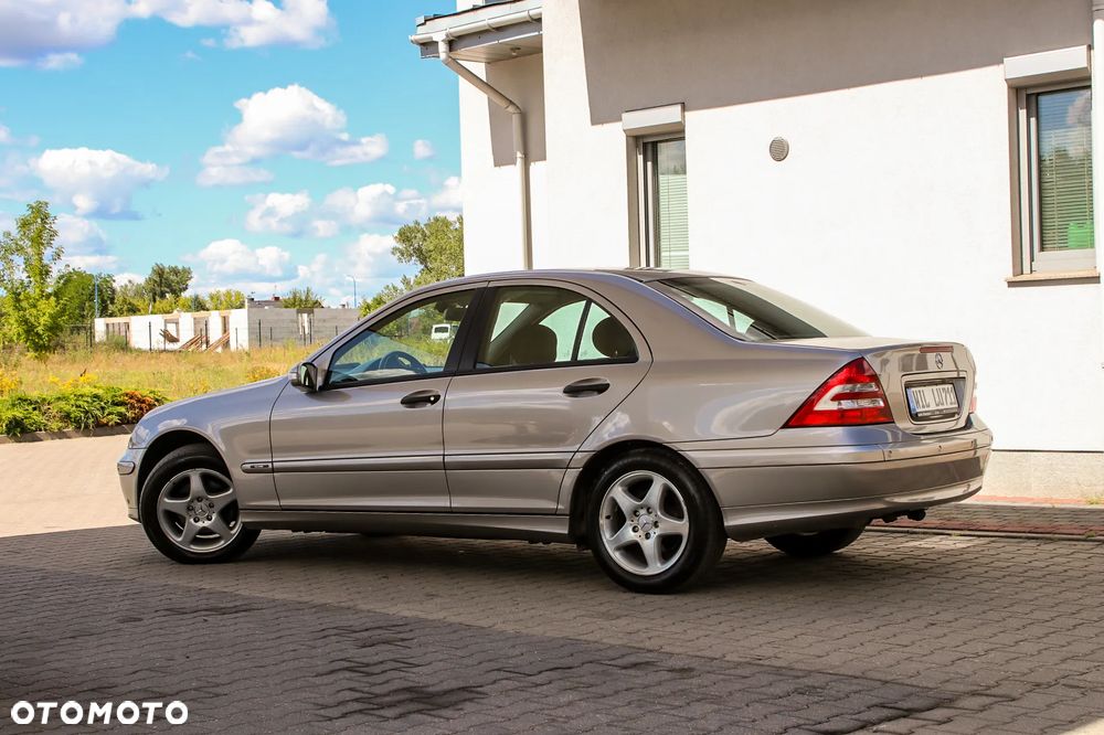 Mercedes-Benz Klasa C 180 Kompressor Automatik Classic - 16