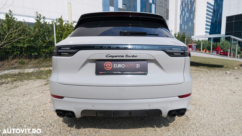 Porsche Cayenne Turbo - 12