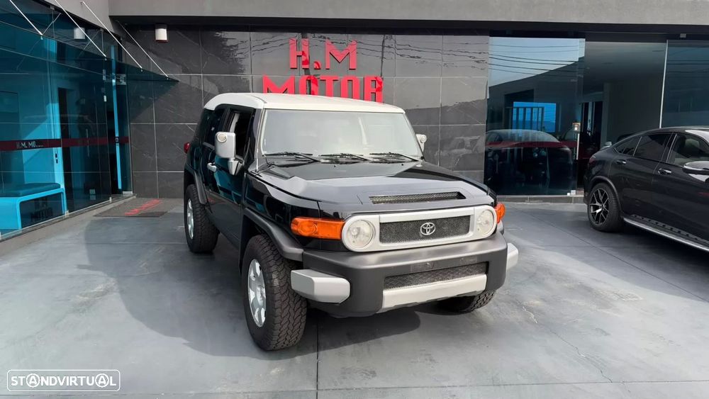 Toyota FJ Cruiser - 2
