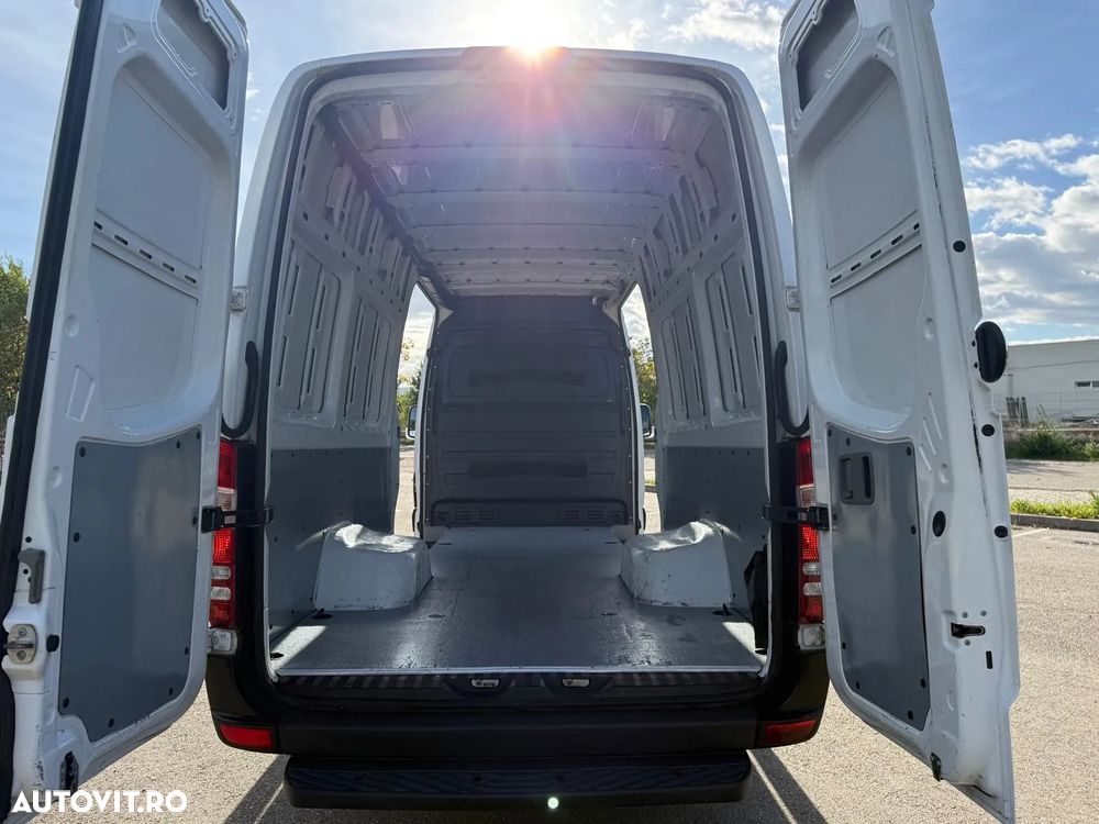 Mercedes-Benz Sprinter - 16