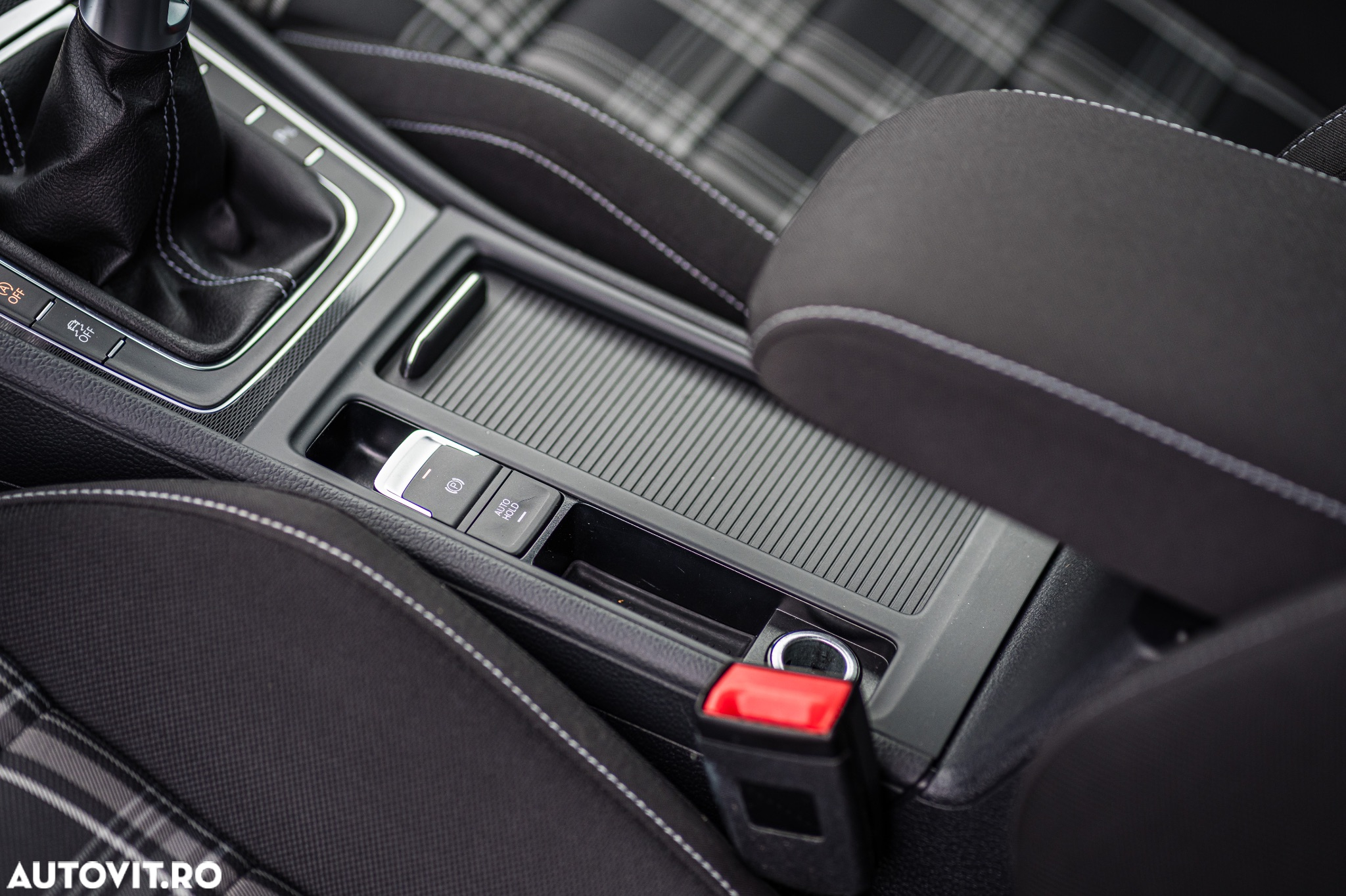 Volkswagen Golf 2.0 TDI GTD - 23