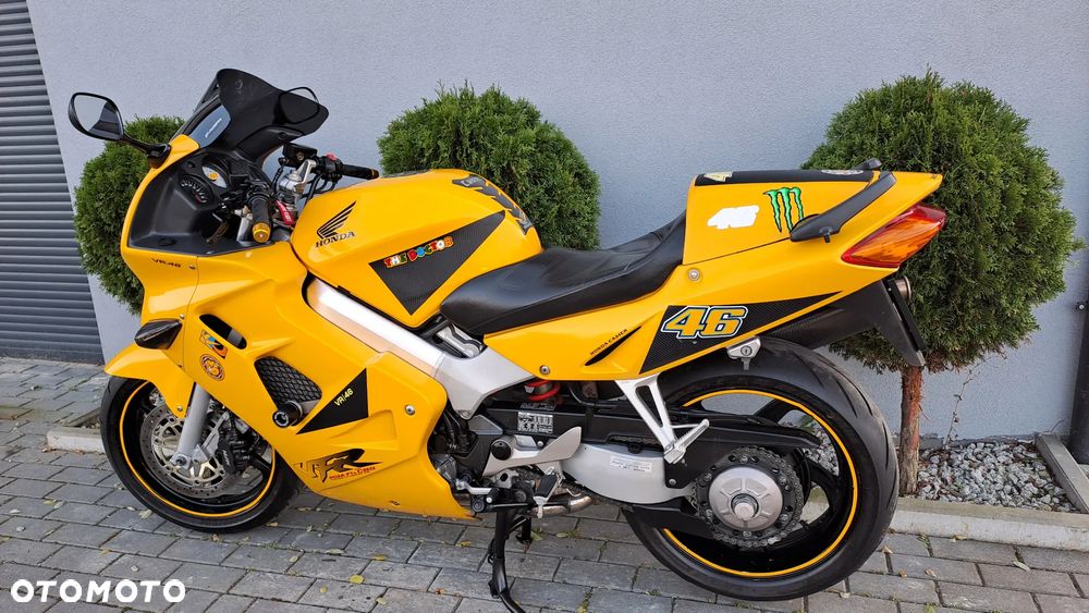 Honda VFR - 6