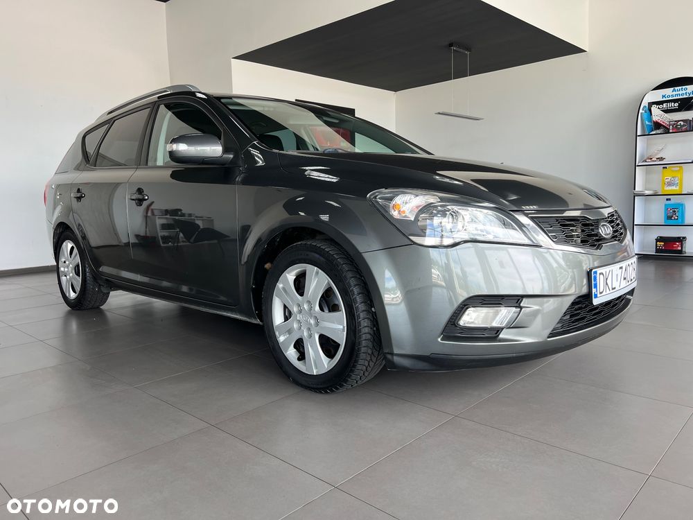 Kia Ceed - 8