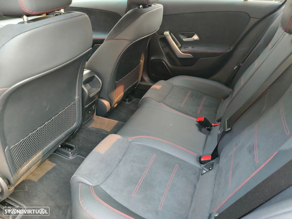 Mercedes-Benz A 250 Limousine e 8G-DCT AMG Line - 11