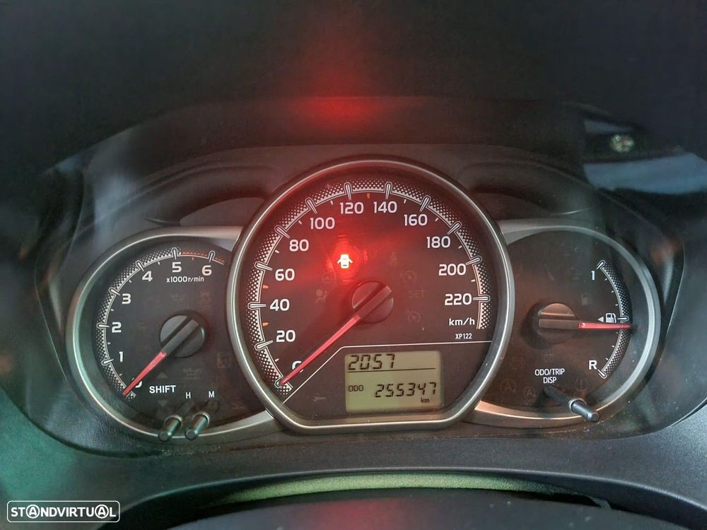 Toyota Yaris 1.4 D-4D AC - 11