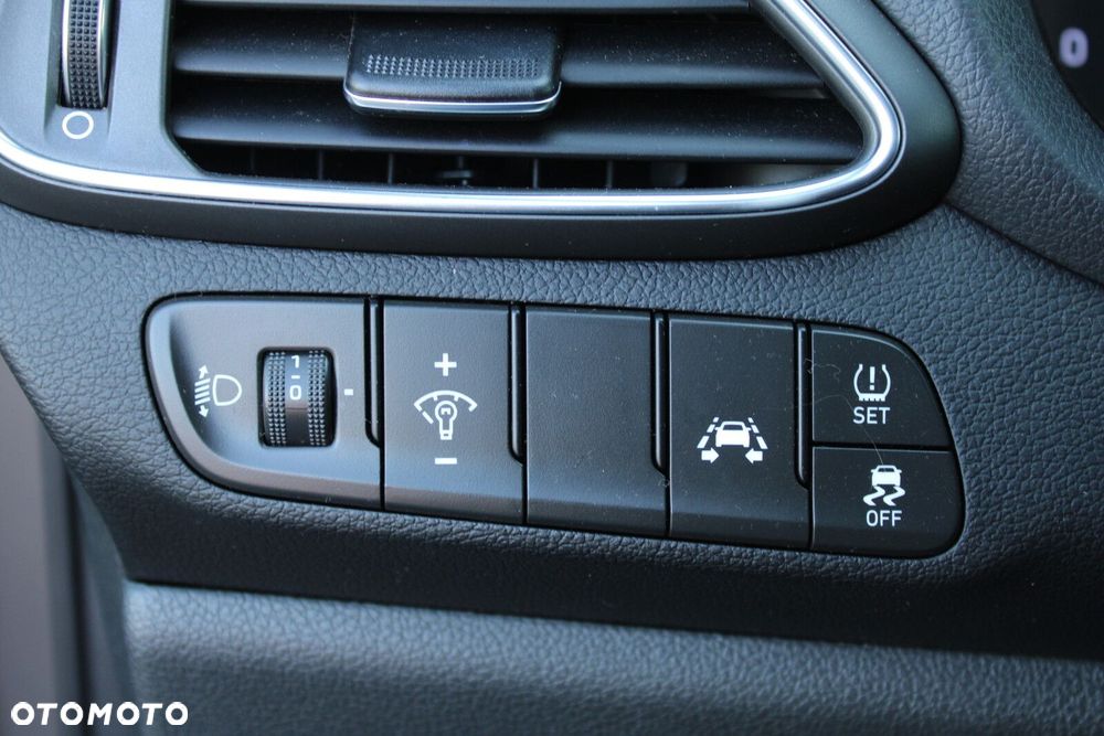 Hyundai i30 1.4 T-GDI Classic + DCT - 29