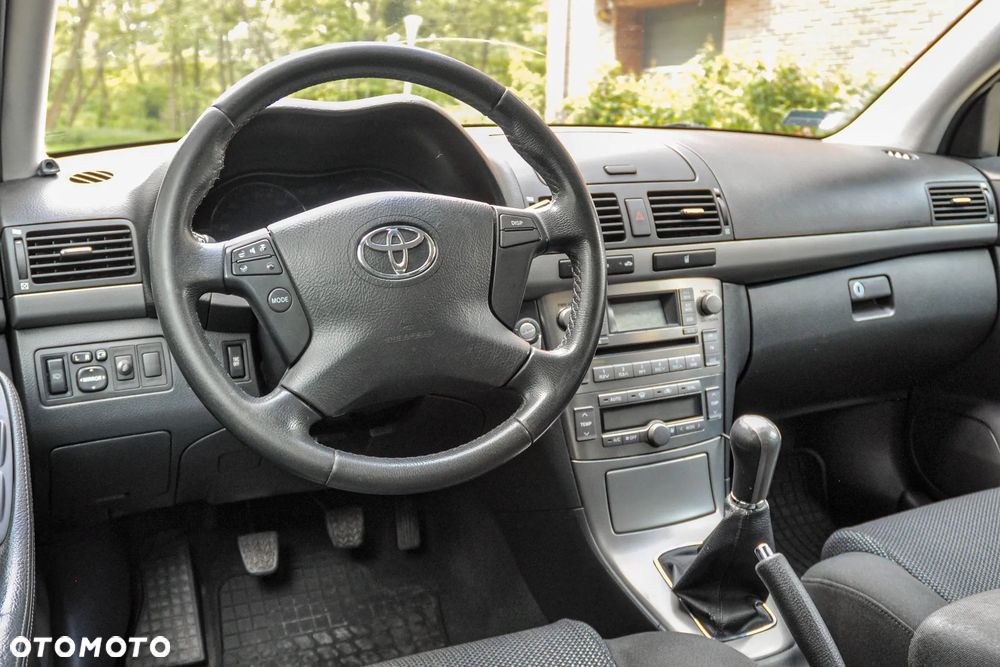 Toyota Avensis - 9