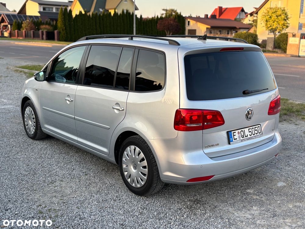 Volkswagen Touran - 23