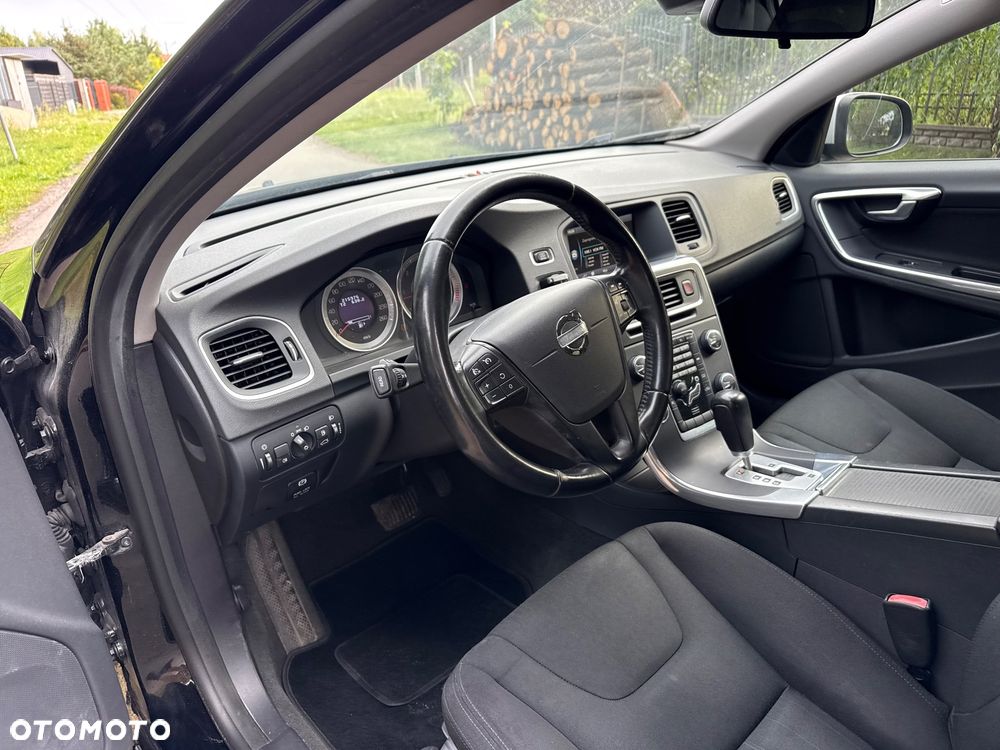Volvo V60 D5 AWD Momentum - 14