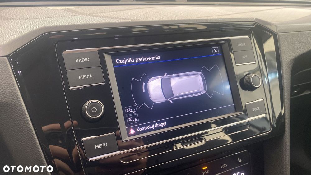 Volkswagen Passat - 21