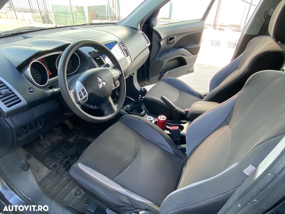 Mitsubishi Outlander - 19