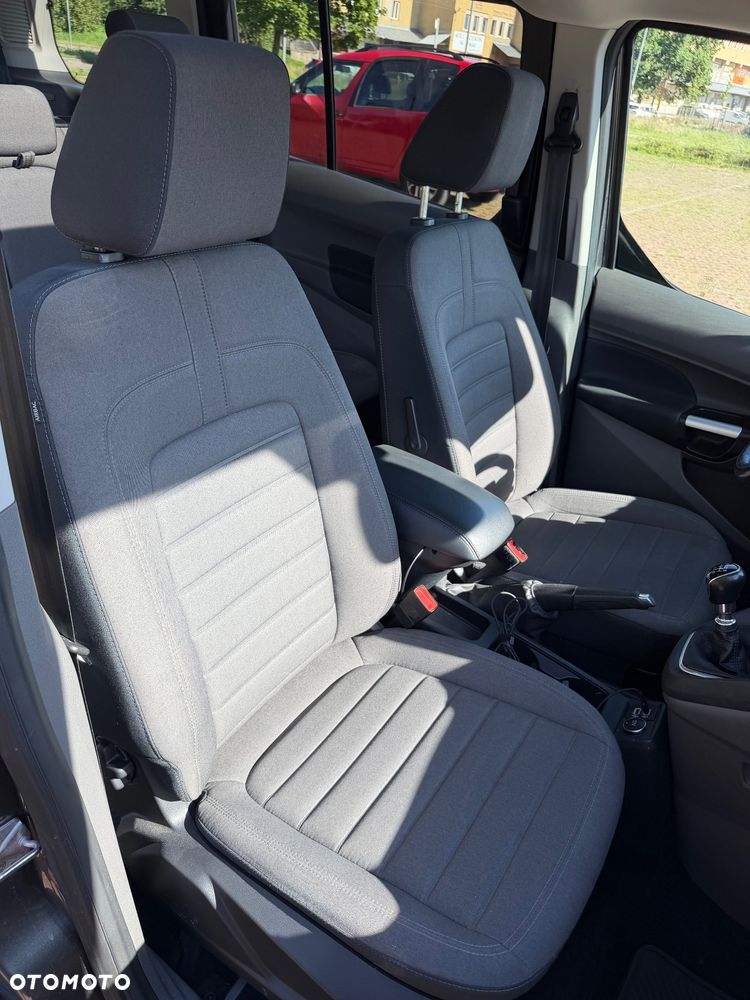 Ford Tourneo Connect Grand - 18
