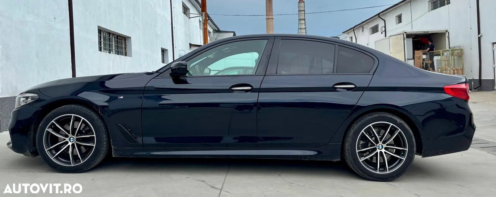 BMW Seria 5 520d xDrive AT - 2