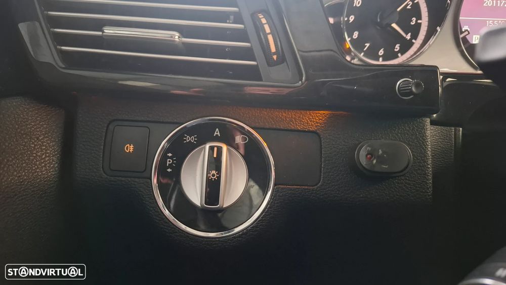 Mercedes-Benz E 200 CDI DPF BlueEFFICIENCY Auto Avantgarde - 47