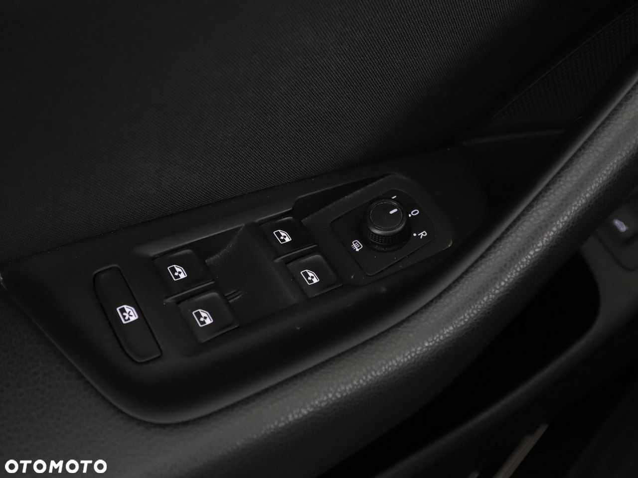 Volkswagen Passat 2.0 TDI BMT Trendline - 32