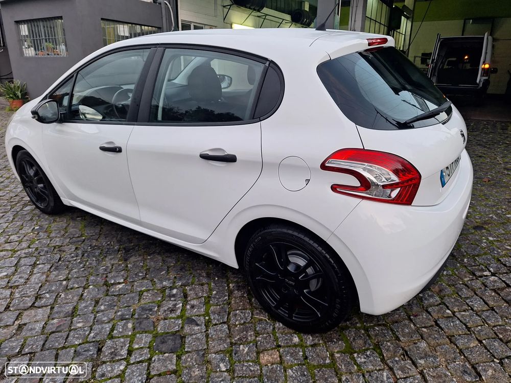 Peugeot 208 1.4 HDi Active - 4