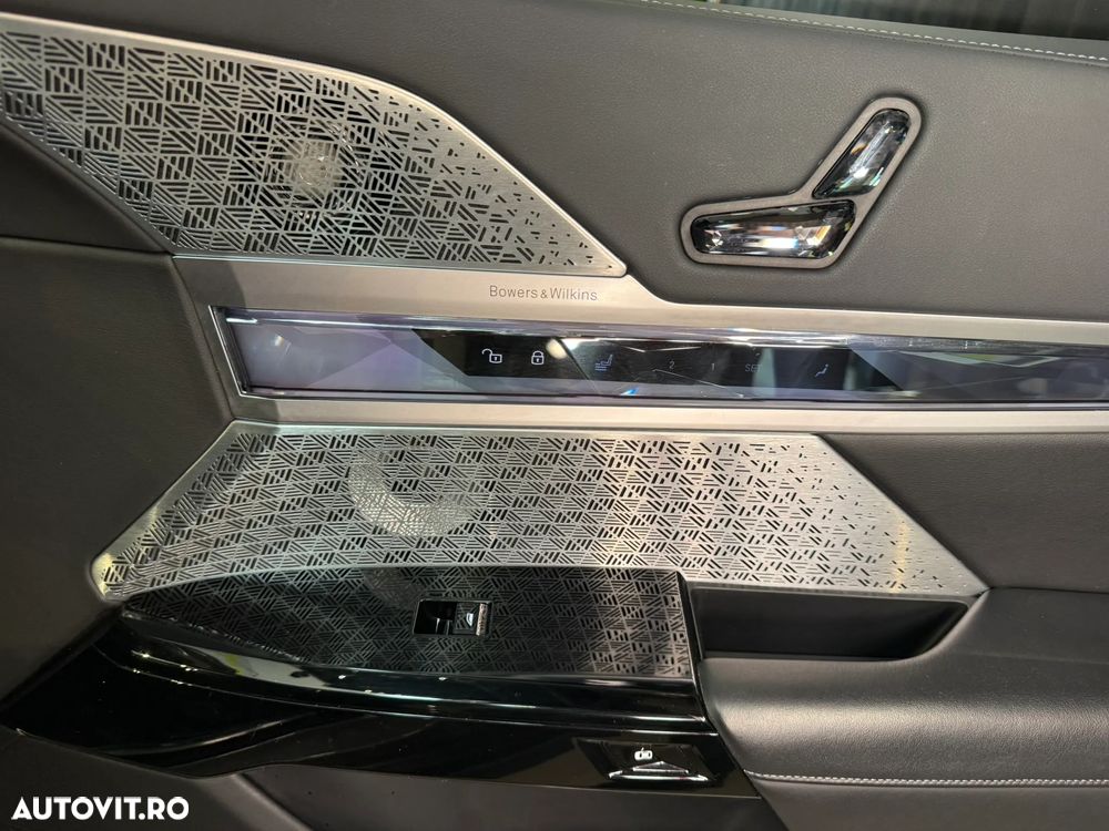 BMW M7 M760e xDrive AT PHEV - 27