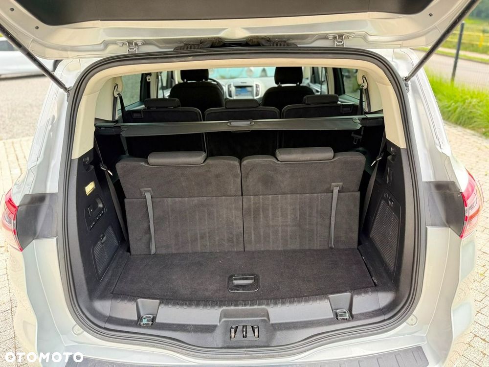 Ford S-Max - 38