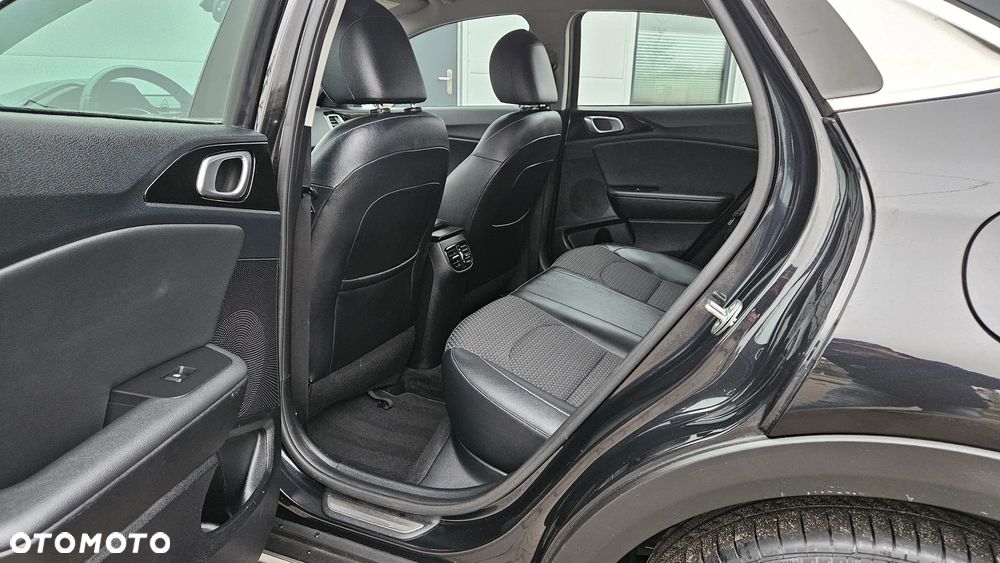 Kia XCeed 1.4 T-GDI L Business Line - 29