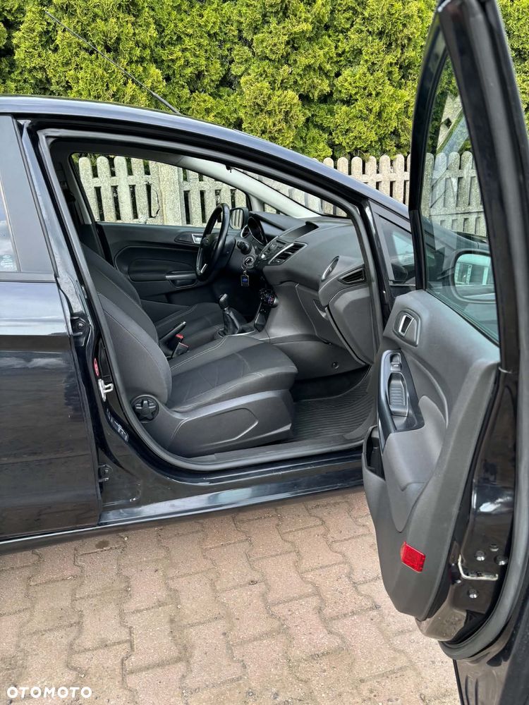 Ford Fiesta 1.5 TDCi Ambiente - 16