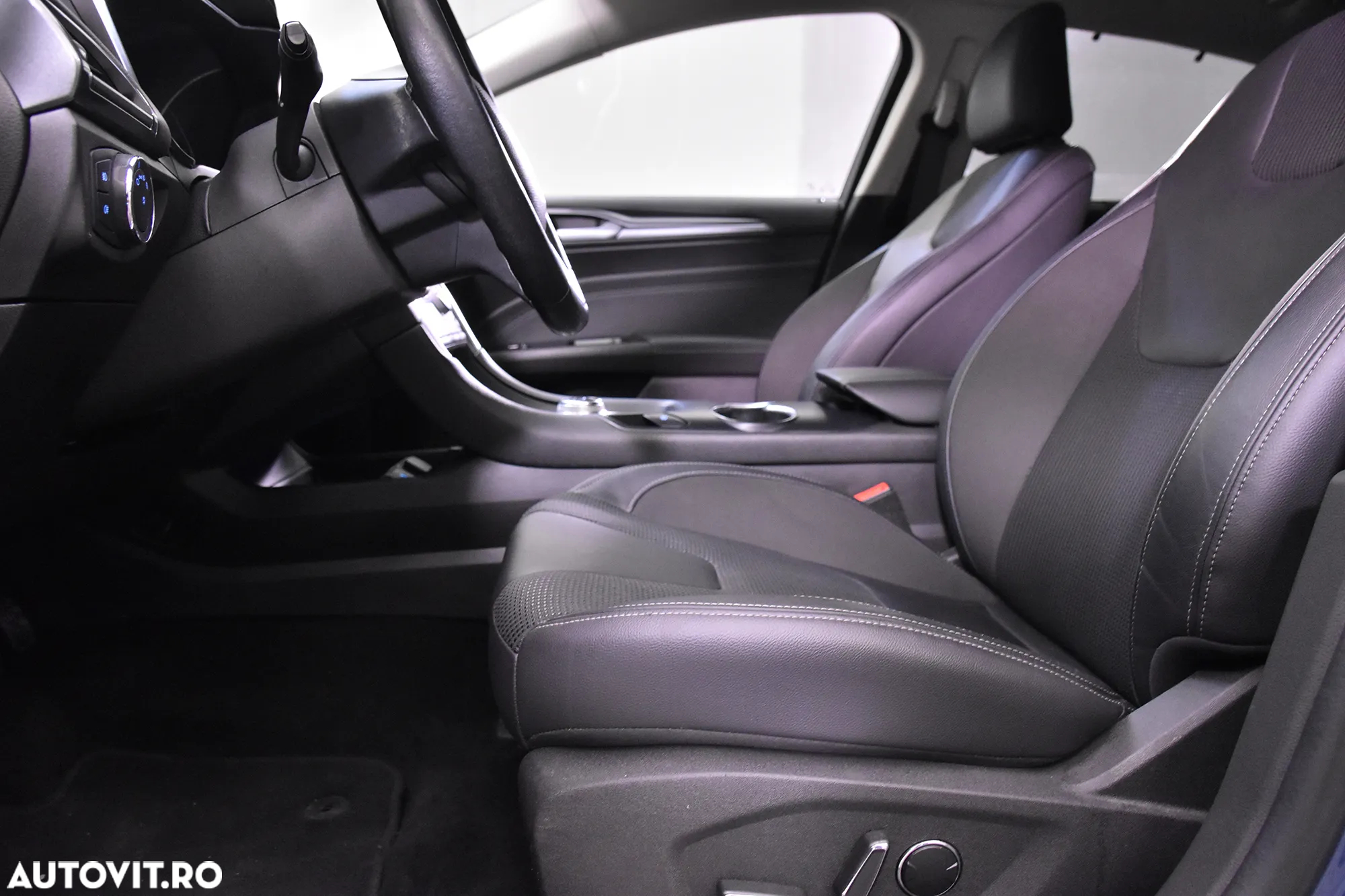 Ford Mondeo - 23