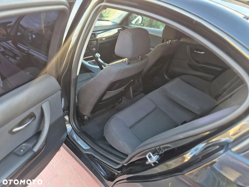 BMW Seria 3 318d - 9