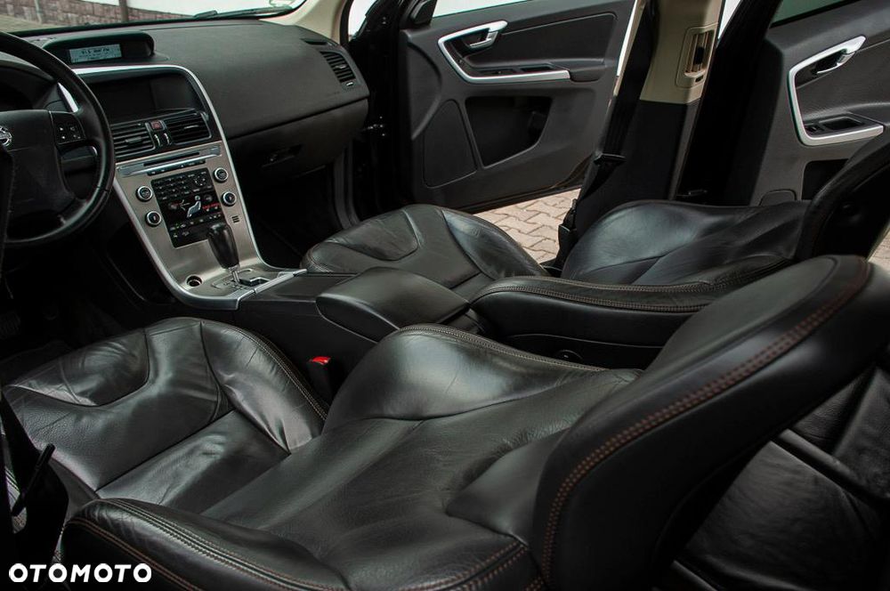 Volvo XC 60 D5 AWD Momentum - 27