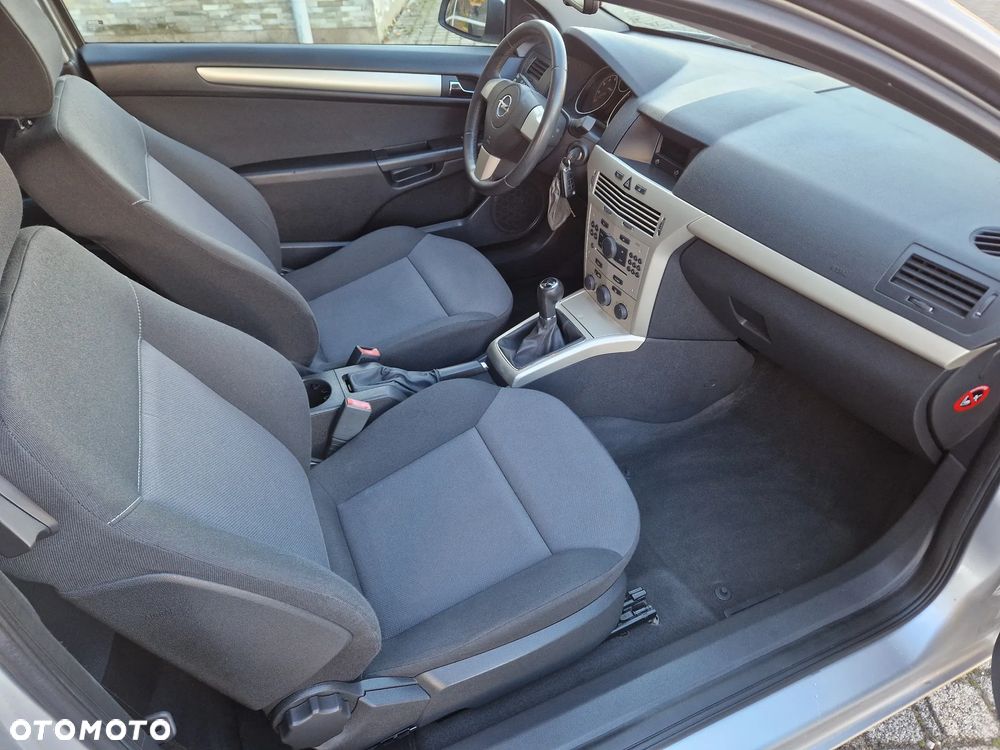 Opel Astra GTC 1.6 Catch me - 23