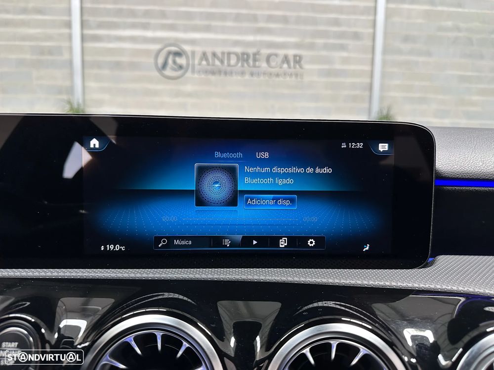 Mercedes-Benz A 250 Limousine e 8G-DCT AMG Line - 19