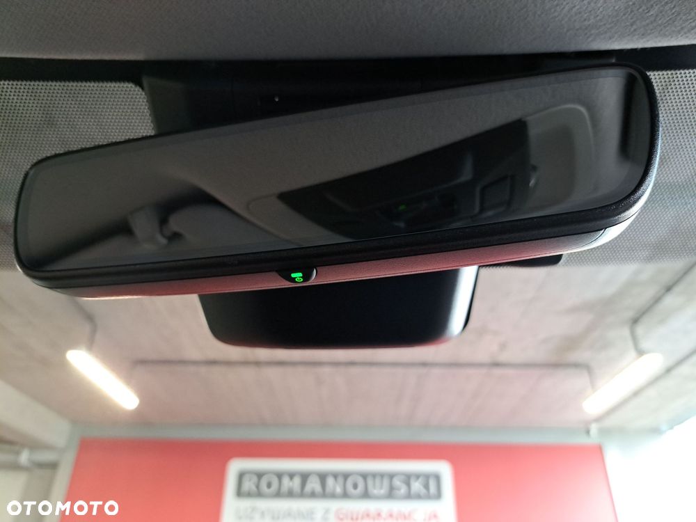 Toyota Corolla 1.8 Hybrid Comfort - 32