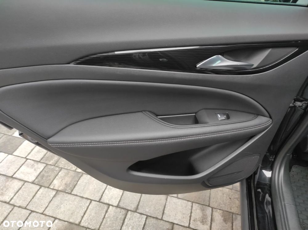 Opel Insignia 2.0 CDTI 4x4 Exclusive S&S - 17
