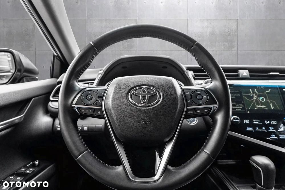 Toyota Camry - 13