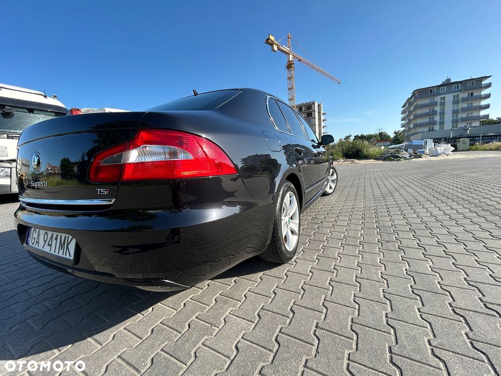 Skoda Superb 1.8 TSI Ambition DSG - 7