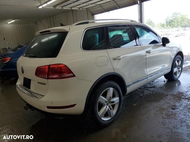 Volkswagen Touareg - 4