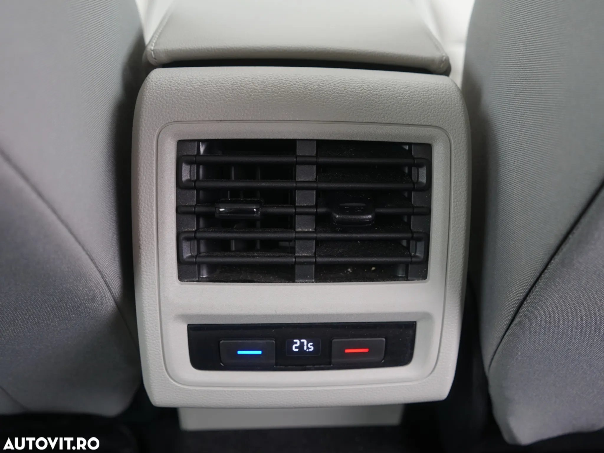 Volkswagen Golf 1.5 eTSI ACT DSG MHEV Life - 26