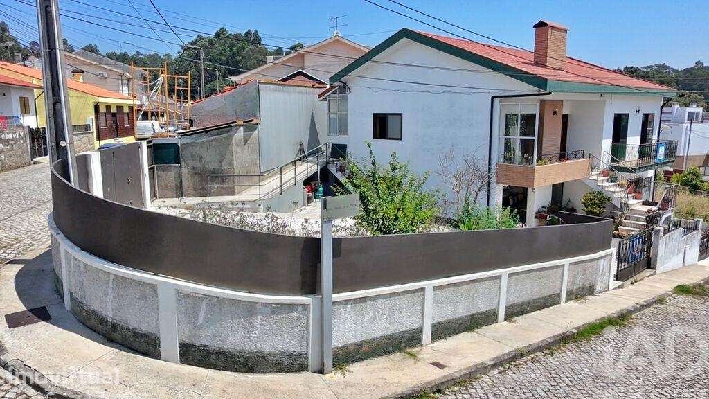 Casa / Villa T3 em Milheirós - Grande imagem: 5/40