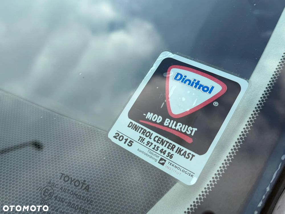 Toyota Avensis 1.8 Premium EU5 - 26