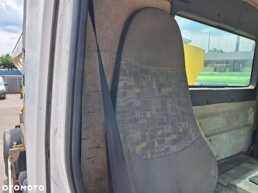 Renault 270.18 4X2 - 23