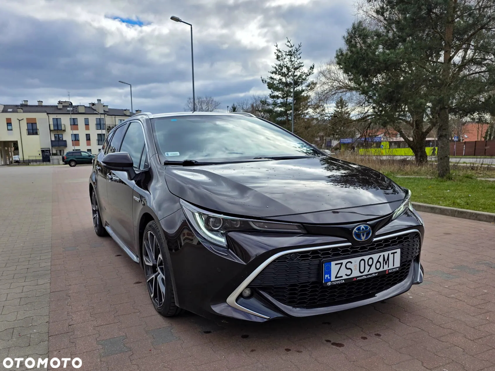 Toyota Corolla 2.0 Hybrid Executive - 18