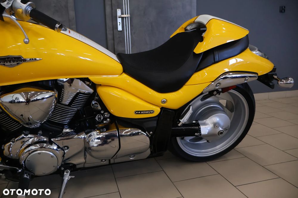 Suzuki Intruder - 34