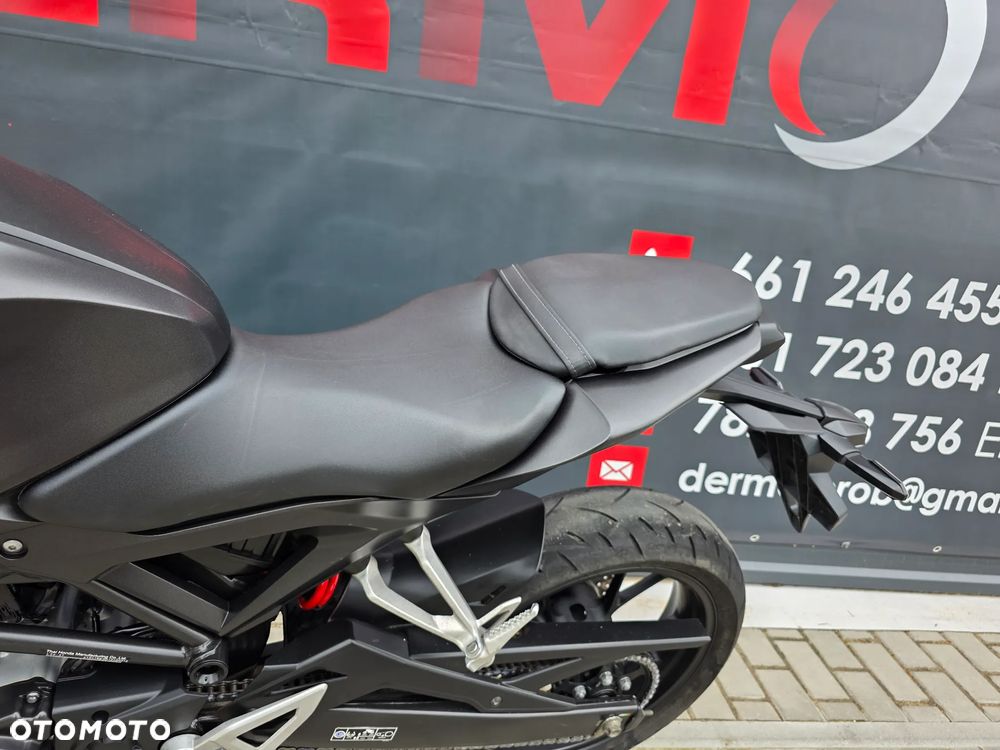 Honda CB - 8