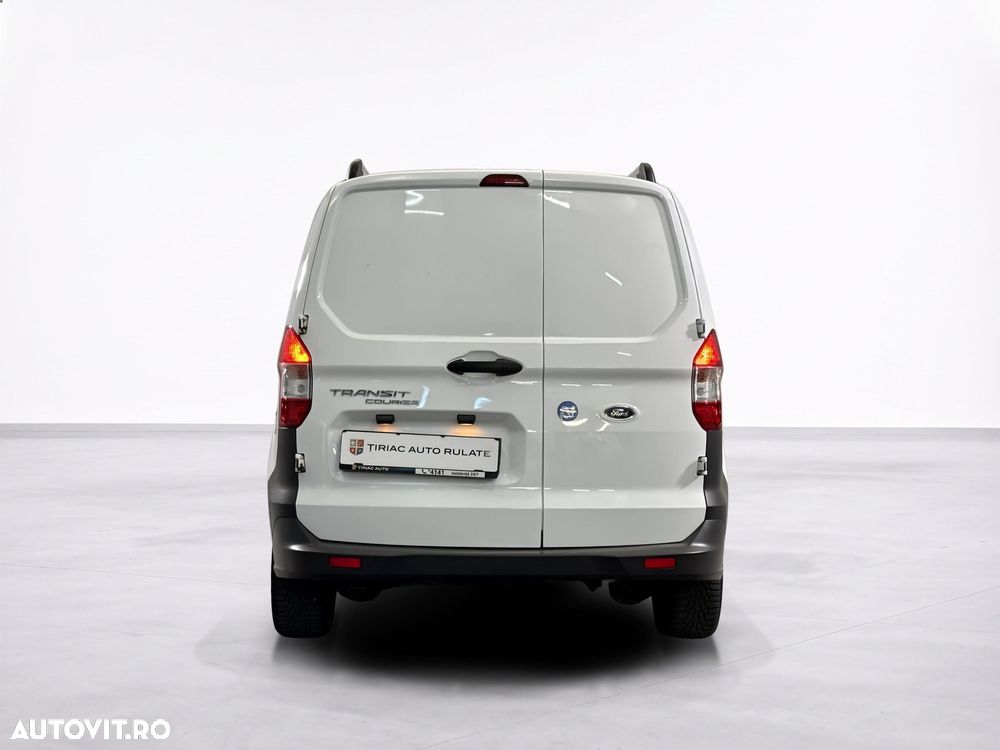 Ford Courier - 5