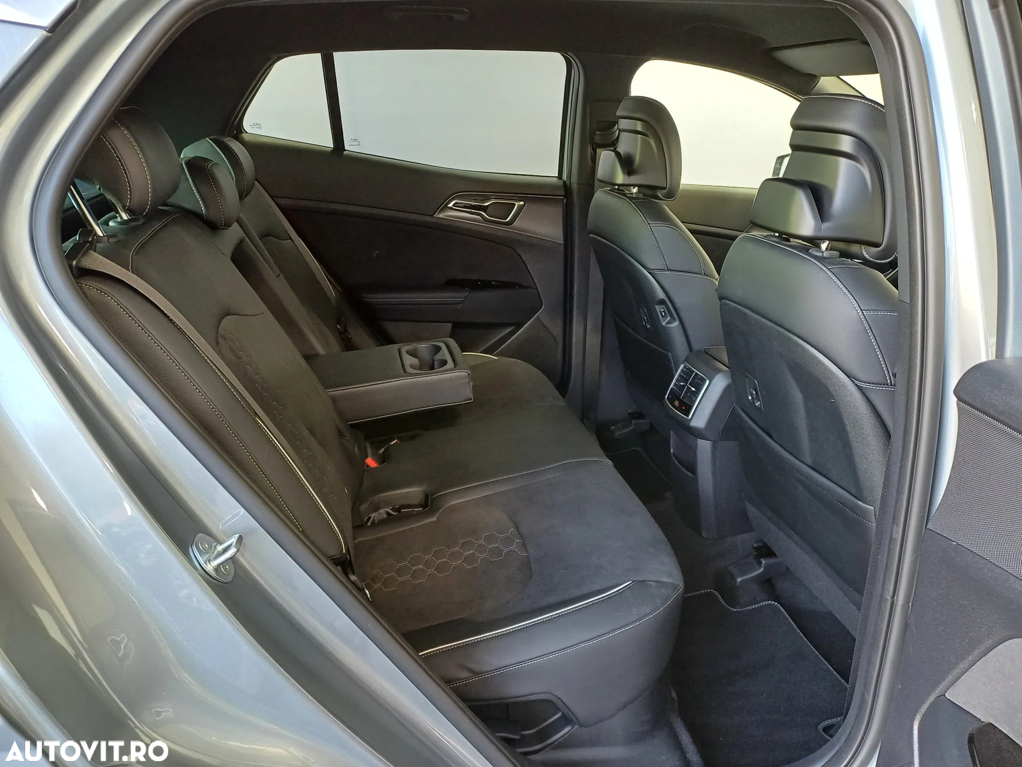 Kia Sportage 1.6 T-GDI HEV 6AT 4x4 GT Line - 33