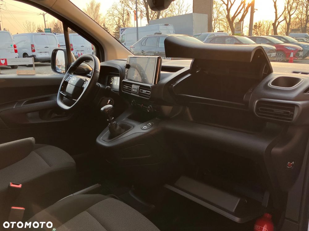 Toyota Proace City - 16